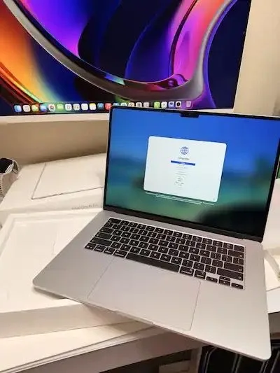Apple MacBook Air 15.3” M5 Laptop - Silver (16GB/512GB/macOS) - photo 2