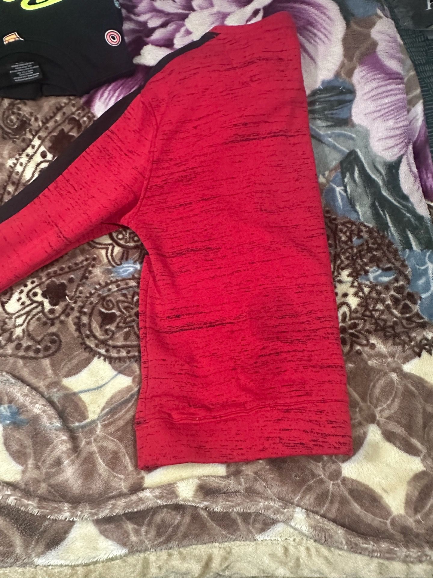 Reason red sweatshirt - photo 2