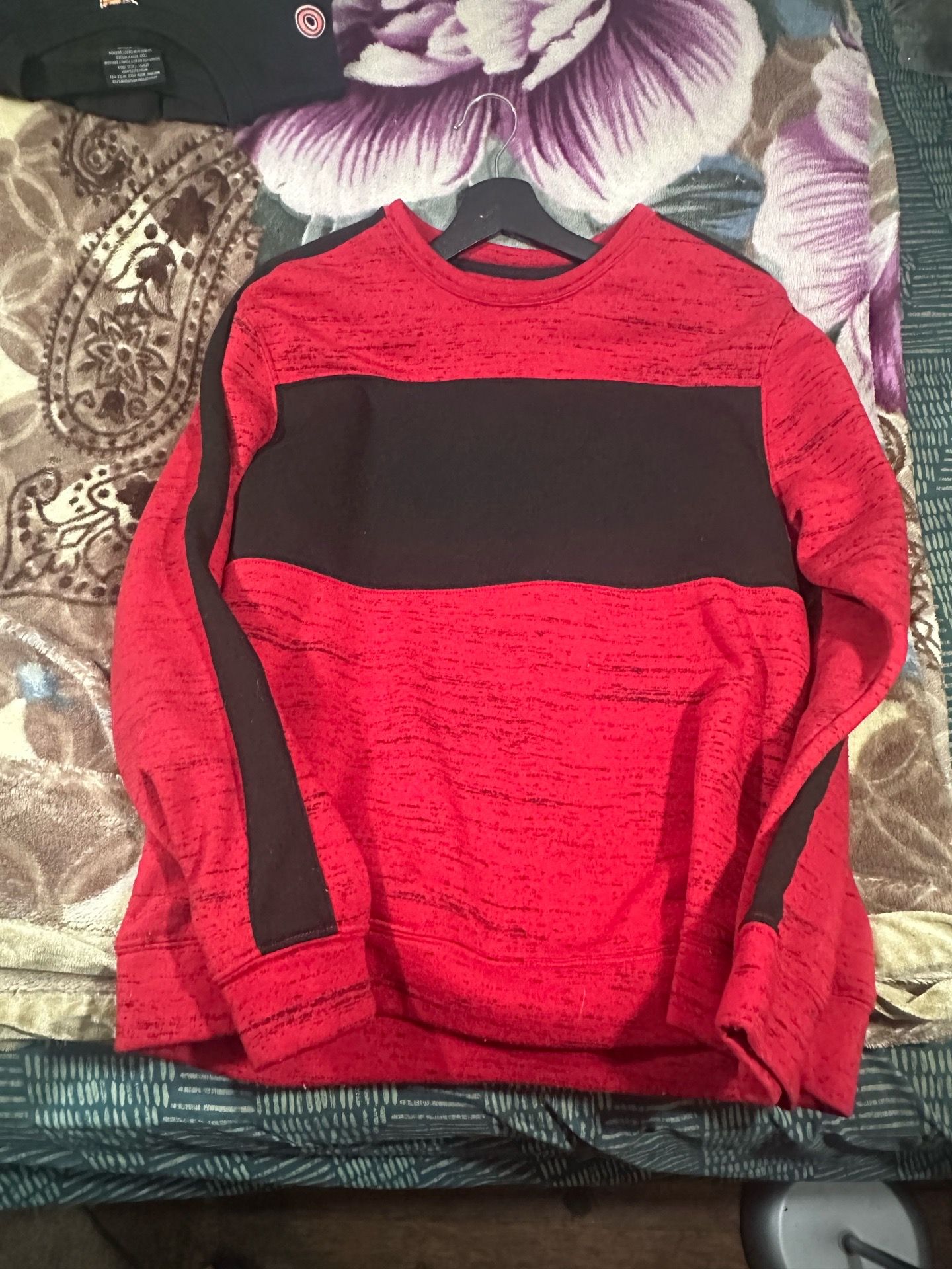 Reason red sweatshirt - photo 3