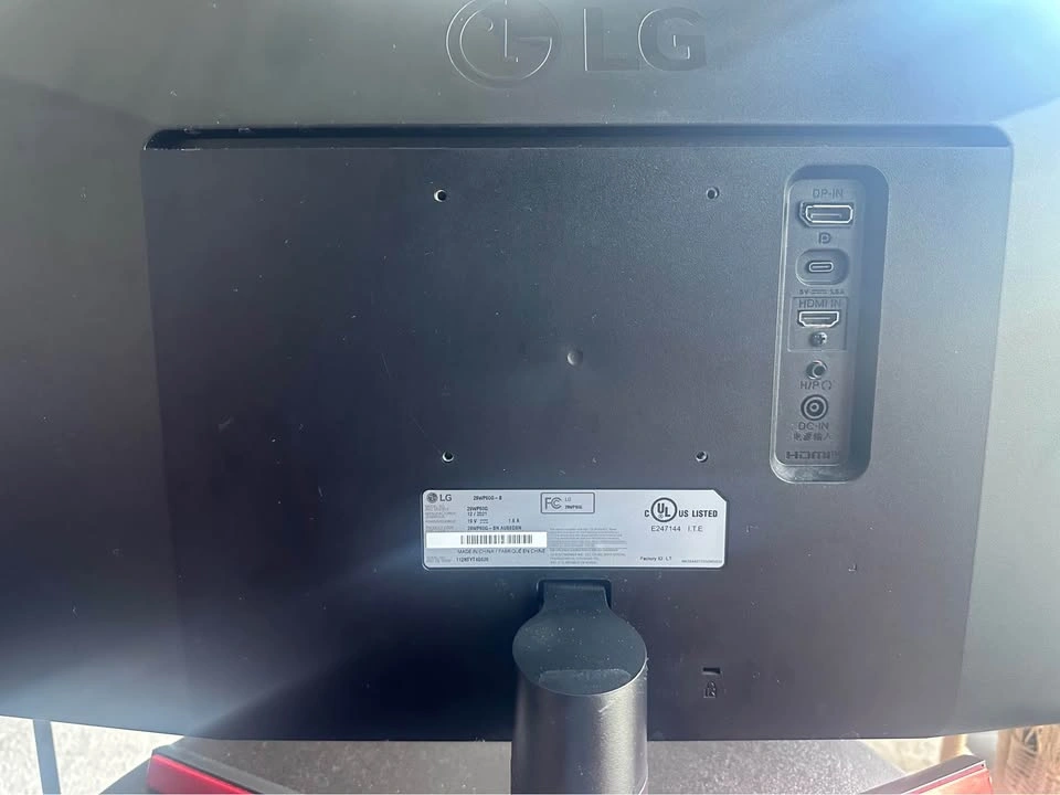 LG 29WP60G-B UltraWide Monitor - photo 2