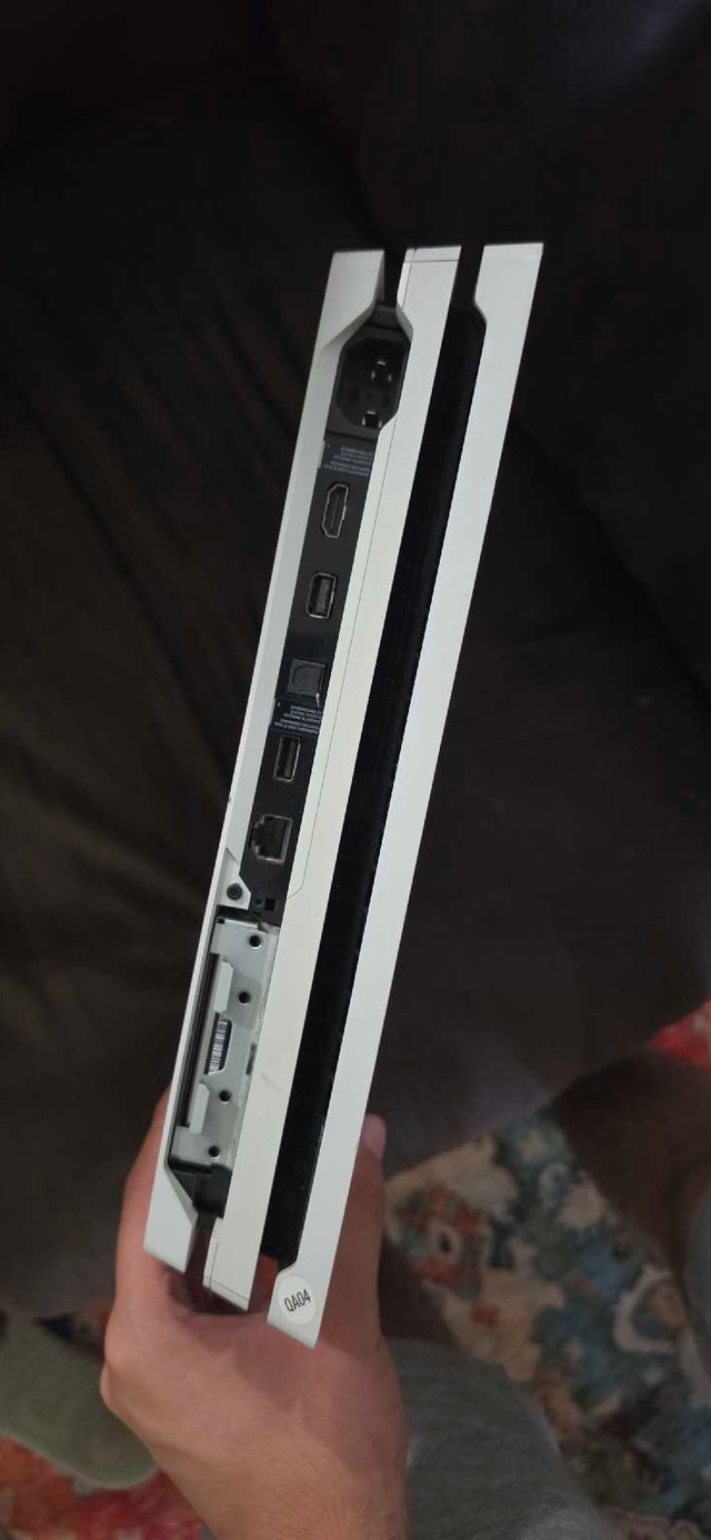 ps4 pro good condition - photo 2