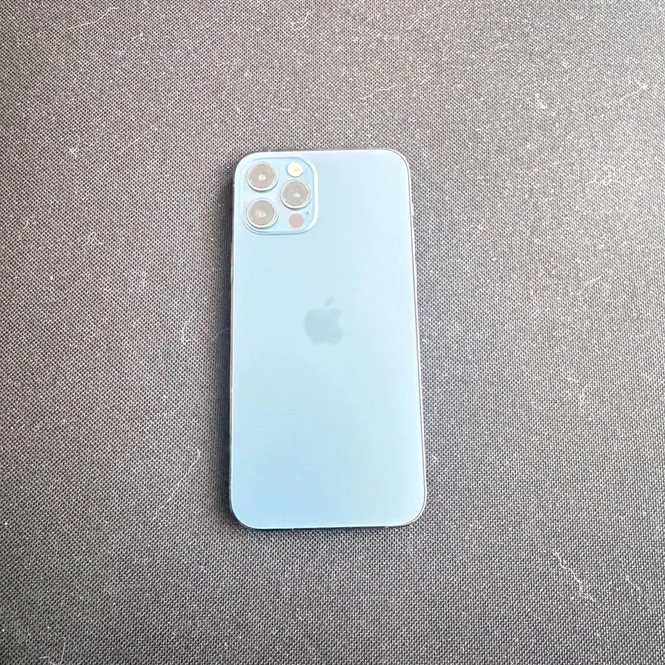 iPhone 12 Pro - 128 GB Factory Unlocked - Excellent Condition - photo 2