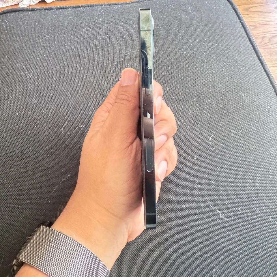 iPhone 12 Pro - 128 GB Factory Unlocked - Excellent Condition - photo 3