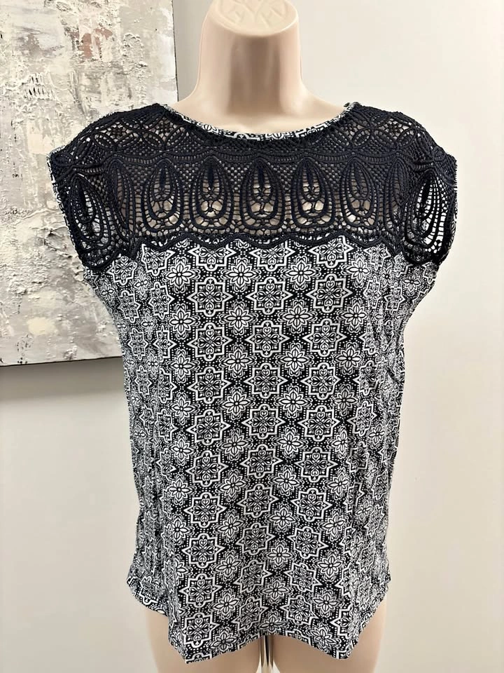 Ann Taylor LOFT Vintage Women's Cotton Top with Lace Detail⚽️