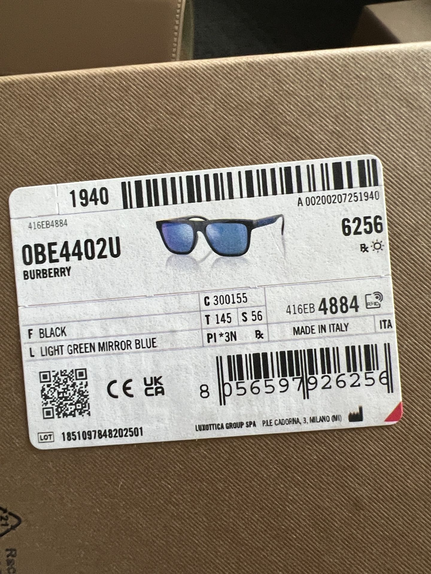 Burberry Black Sunglasses With Blue Temple Branding - photo 4