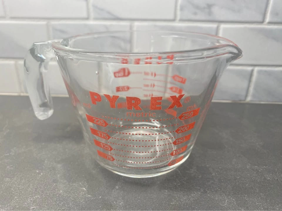 Vintage PYREX glass 1 cup measuring cup - photo 2