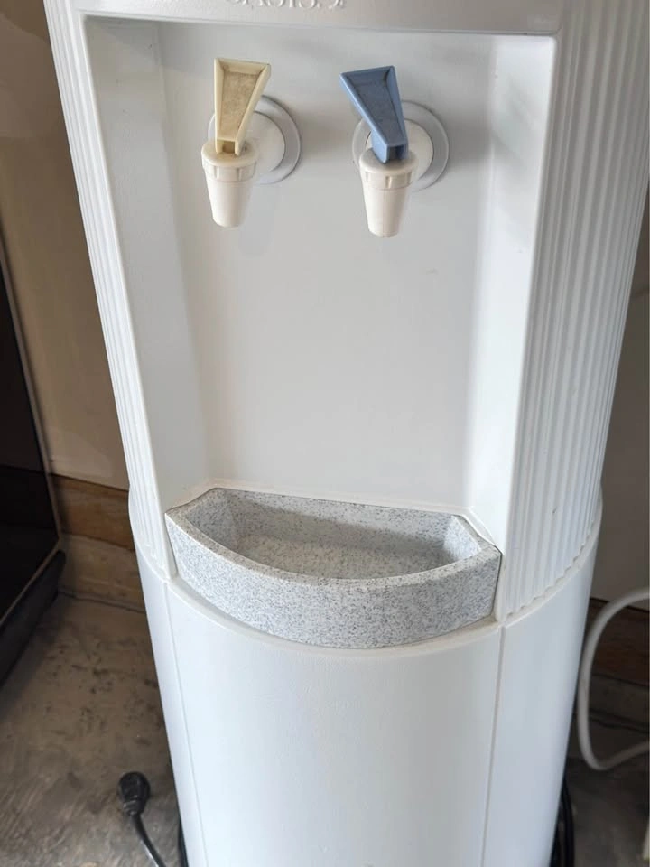 Oasis Hot & Cold Water Cooler - photo 2