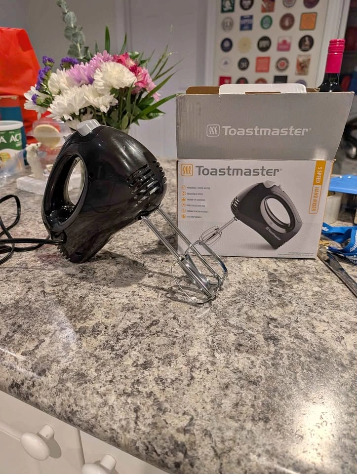 Toastmaster Handheld Mixer