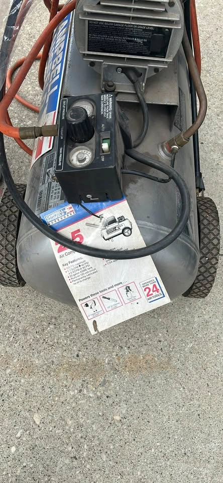 2.5 Air Compressor 20 Gallon - photo 3