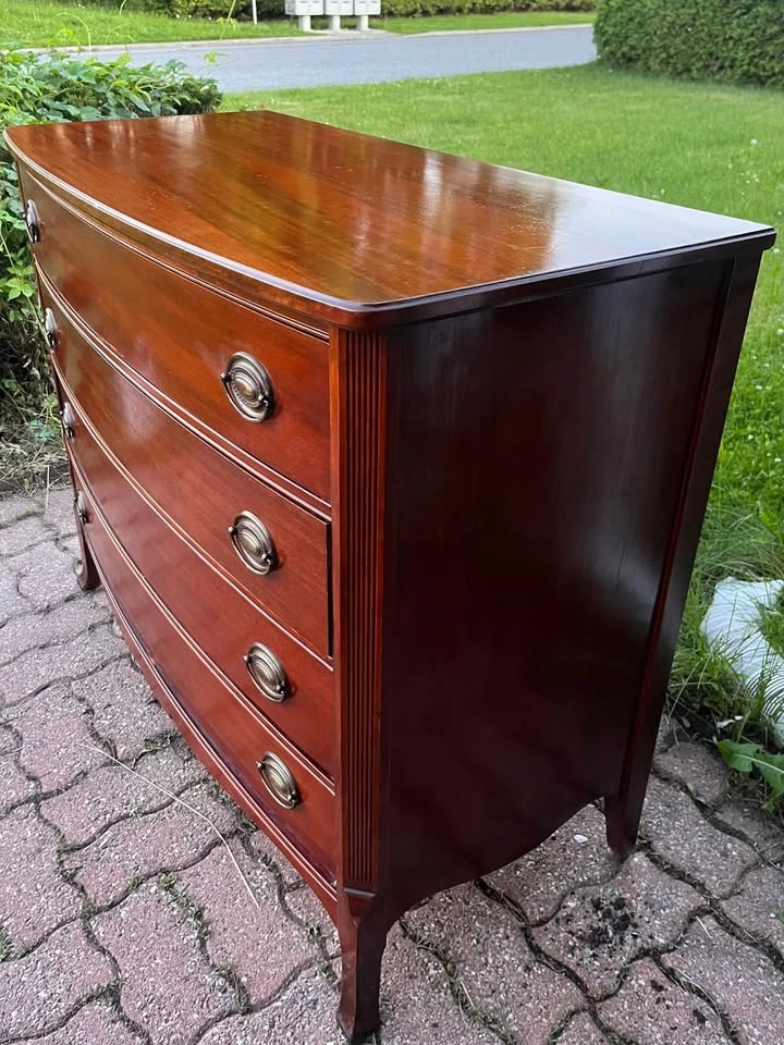 Vintage Peppler’s Solid Wood Bow Front Dresser – Mahogany Finish - photo 2