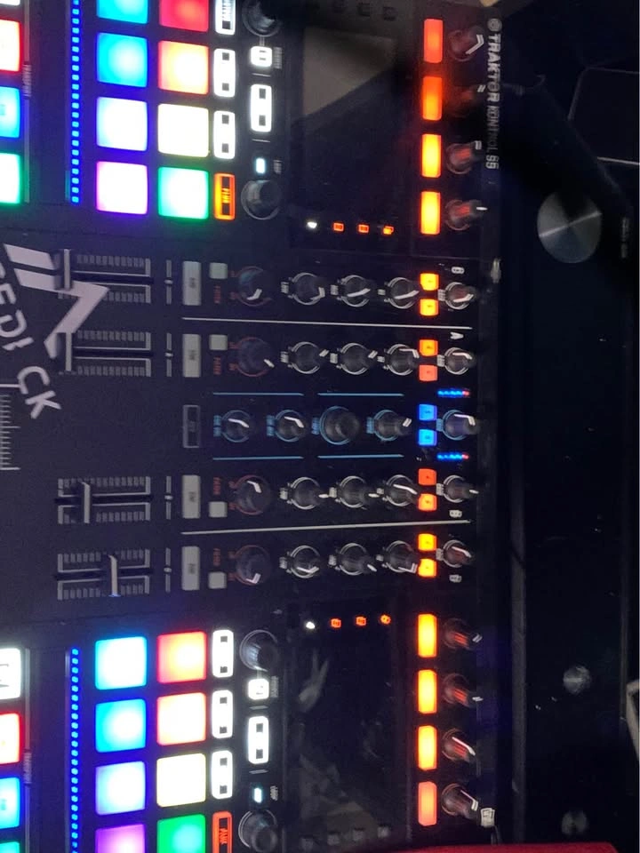 TRAKTOR KONTROL S5, AKAI MPK MINI, TEENAGE ENGINEER K.O. - photo 2