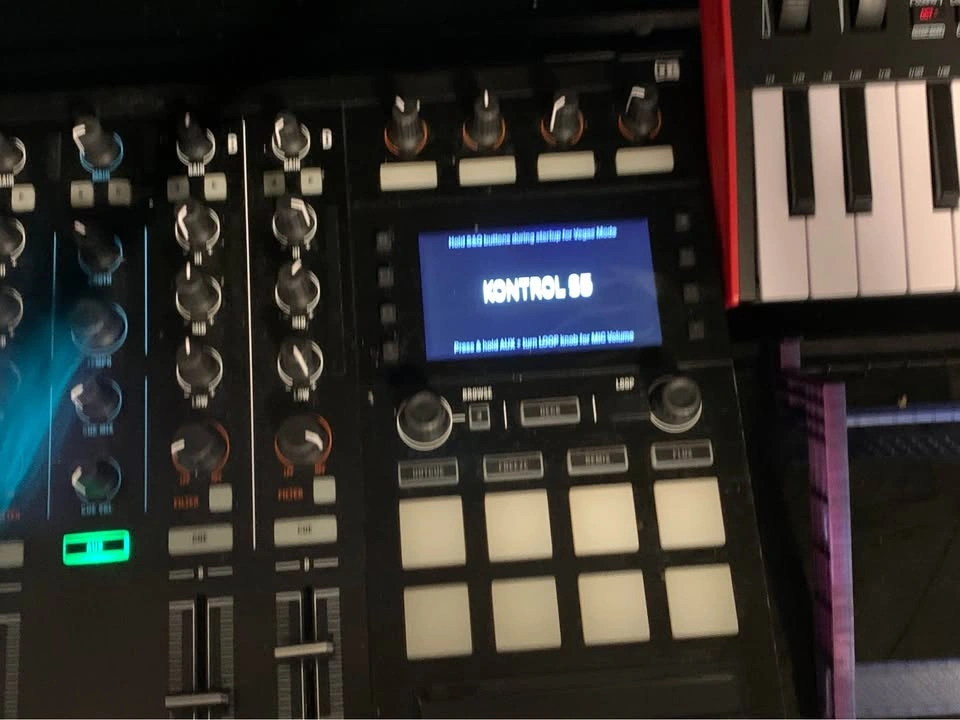 TRAKTOR KONTROL S5, AKAI MPK MINI, TEENAGE ENGINEER K.O. - photo 3