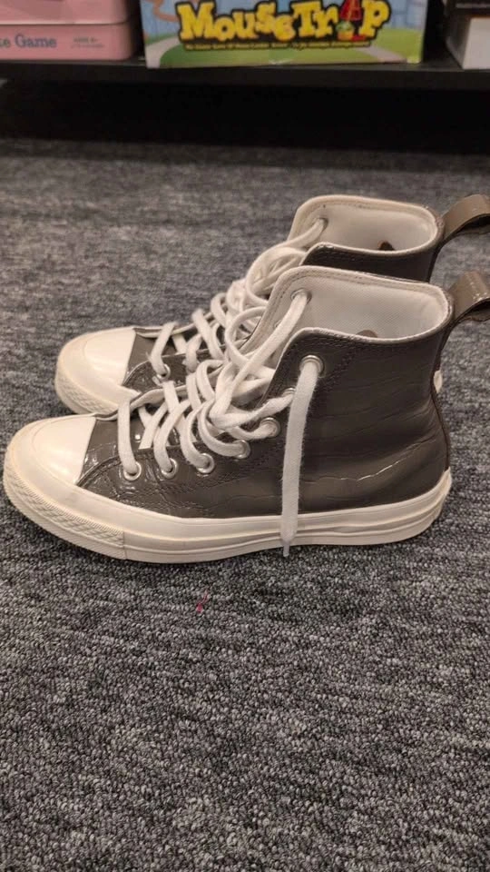 Converse High Tops (Women's size 6) - photo 2