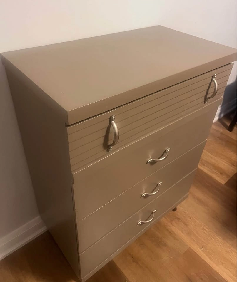 Modern 4-Drawer Chest – Solid & Clean | Taupe Grey - photo 3
