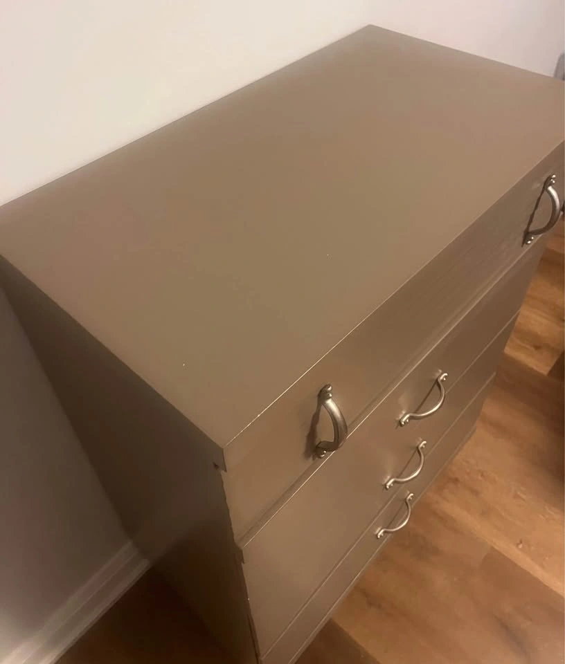 Modern 4-Drawer Chest – Solid & Clean | Taupe Grey - photo 4