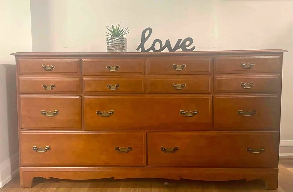 Classic 8-Drawer Wood Dresser – Solid & Spacious