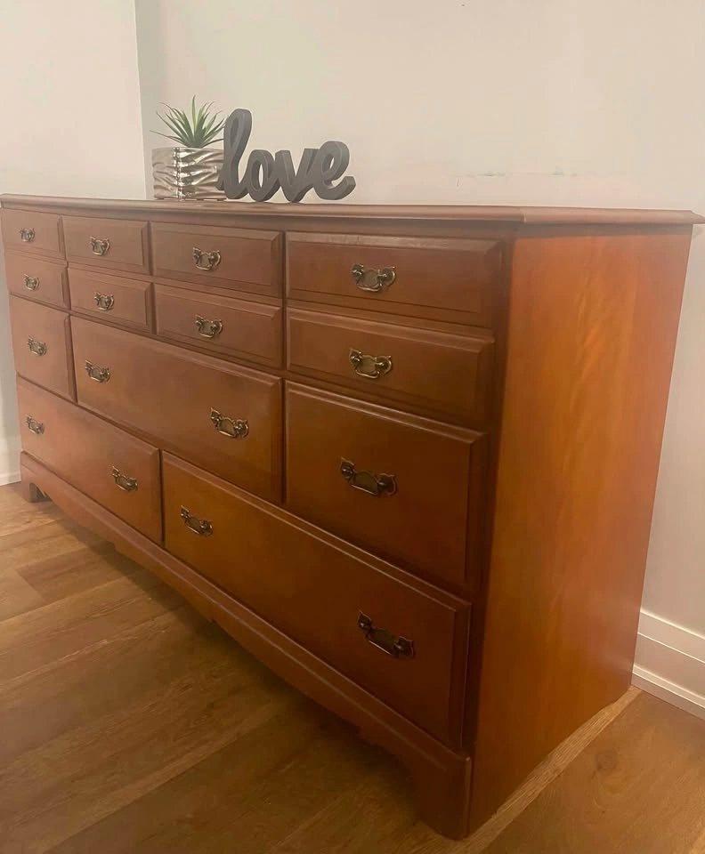 Classic 8-Drawer Wood Dresser – Solid & Spacious - photo 2