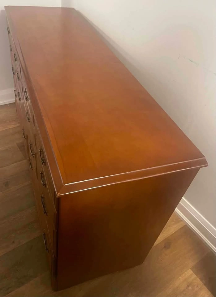 Classic 8-Drawer Wood Dresser – Solid & Spacious - photo 3
