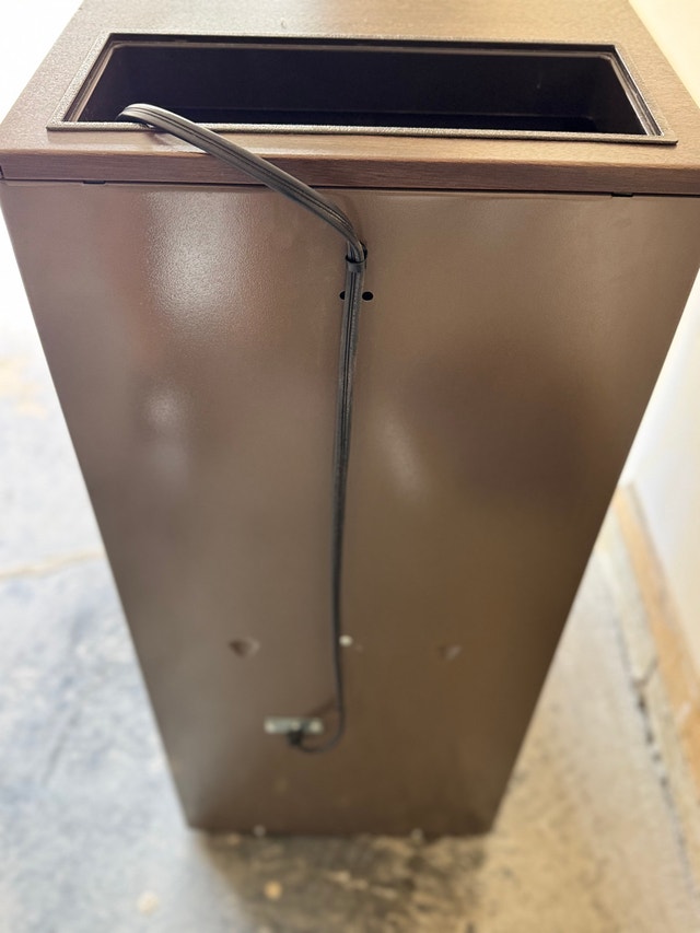 Whirlpool Trash Compactor – Excellent Condition – $50 - photo 5