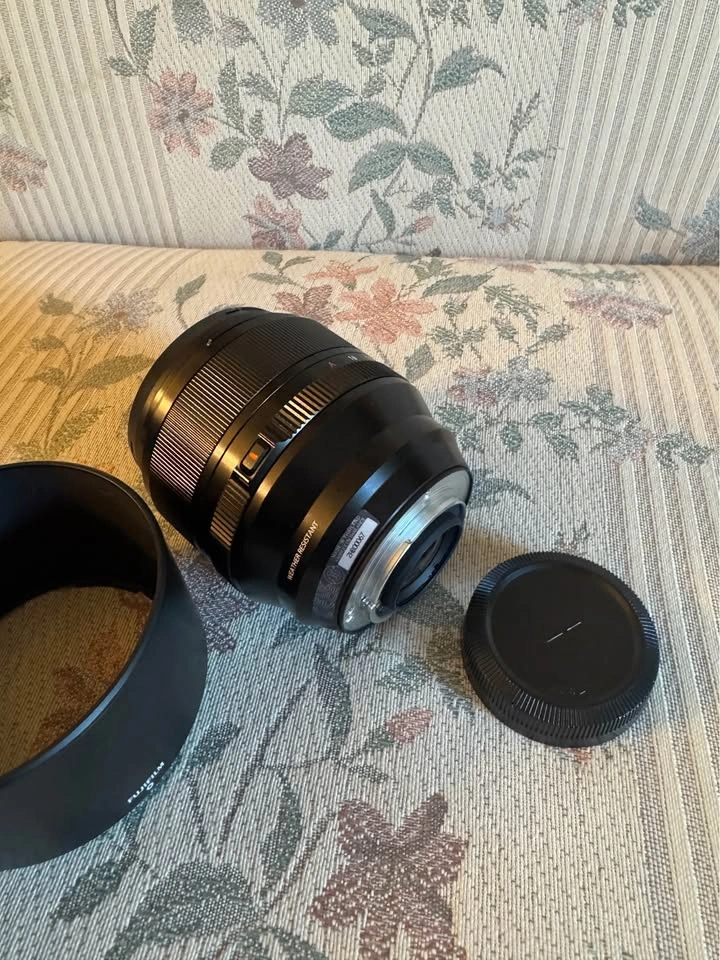 Fujifilm Fujinon XF 56mm F1.2 R WR lens - photo 3
