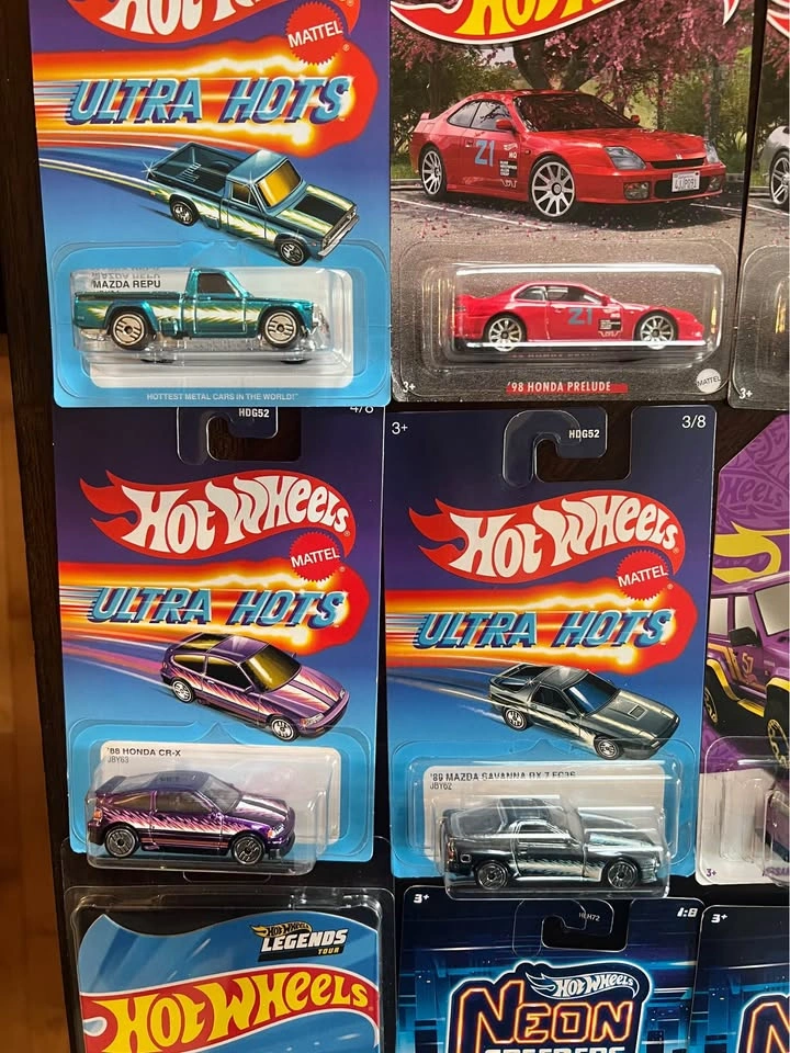 Hot wheels slivers, neon speeders and more - photo 3