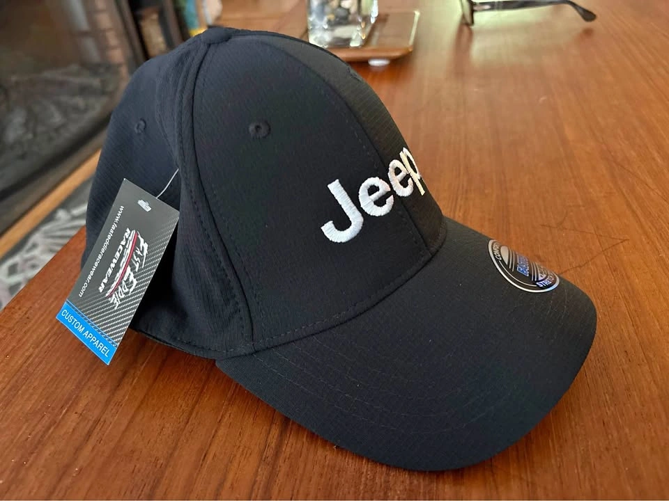 Brand New with tag Adult Official Jeep "FastFlex" Stretch-Fit Ha