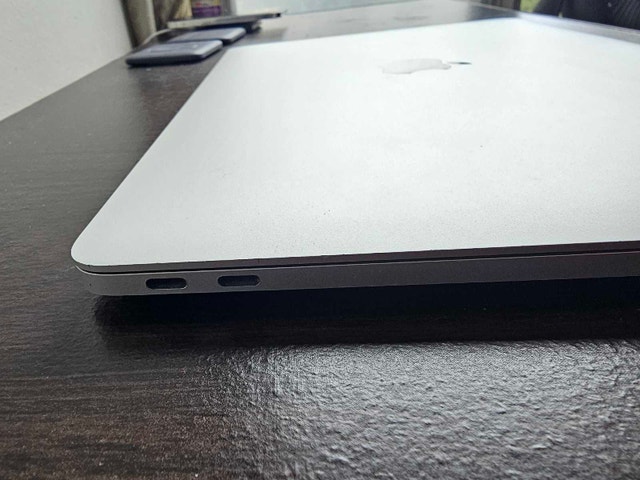 Apple MacBook Pro 13-inch - photo 4