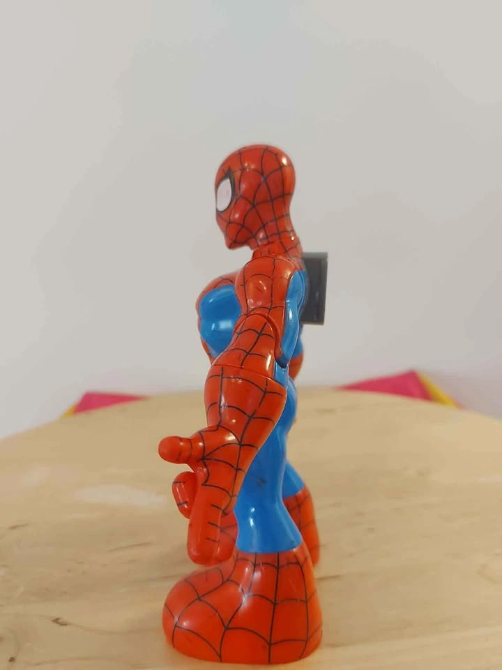 Toy Biz 2003 Spider-Man & Friends 6” Marvel Spider-Man Action Fi - photo 2