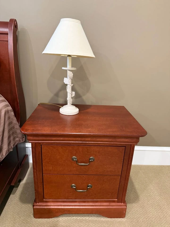 Estate sale - Gorgeous King Bedroom Set - photo 3