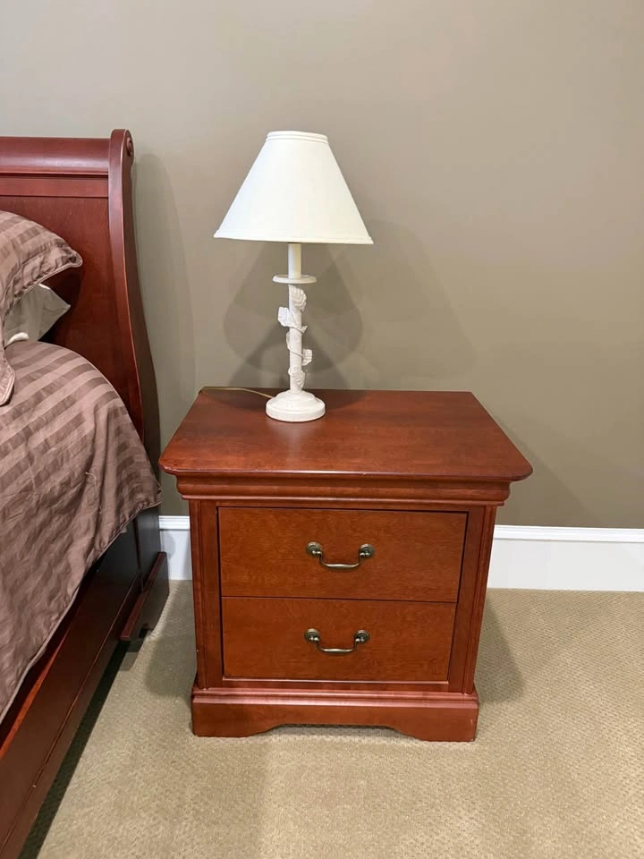 Estate sale - Gorgeous King Bedroom Set - photo 4