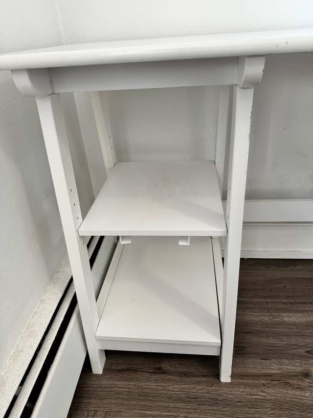 White desk - photo 2