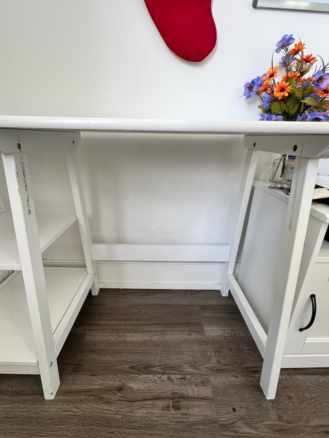 White desk - photo 5