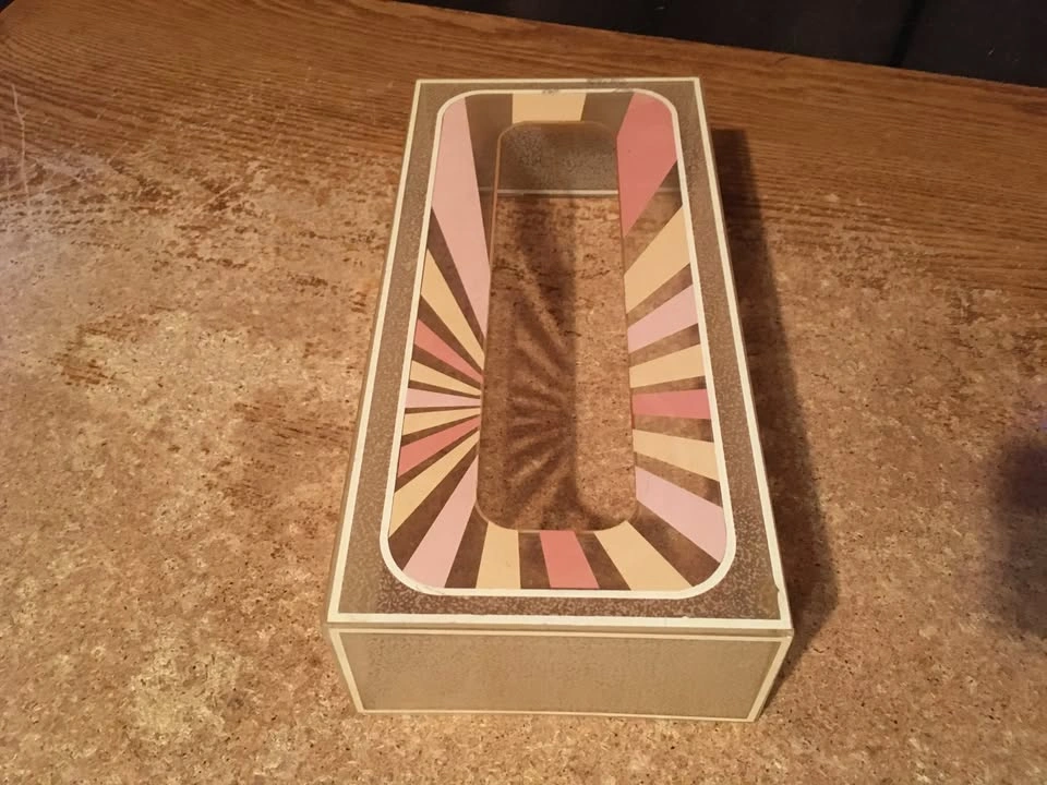VINTAGE CLEAR ACRYLIC UNICORN TISSUE BOX HOLDER - photo 3