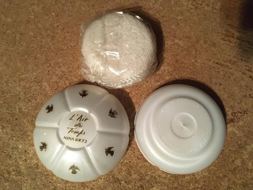 L'AIR DE TEMPS NINA RICCI 3.5 OZ 100G PERFUMED SOAP CONTAINER - photo 2