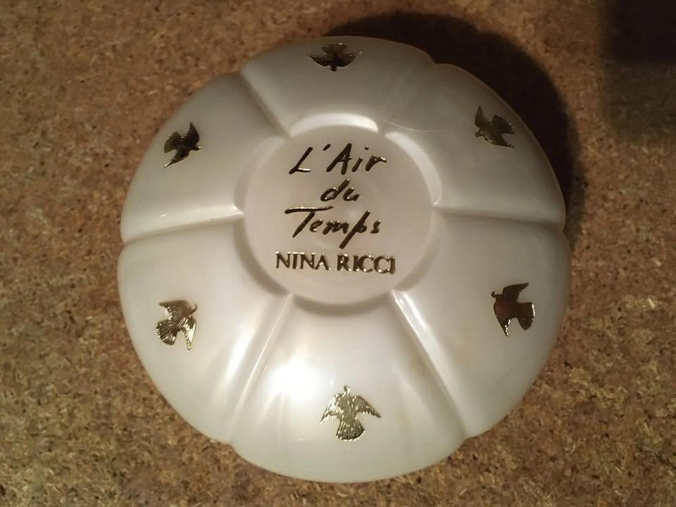 L'AIR DE TEMPS NINA RICCI 3.5 OZ 100G PERFUMED SOAP CONTAINER - photo 3
