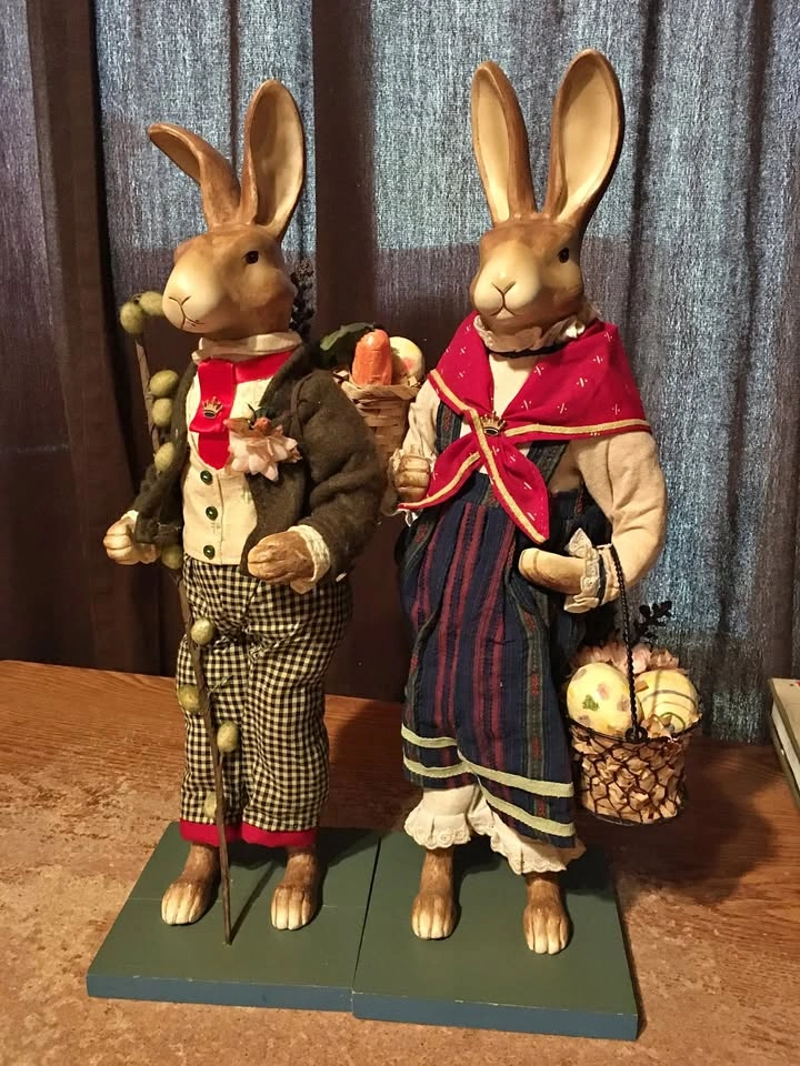 HALLMARK MR AND MRS BUNNY CARRYING BASKETS EGGS CARROTS STICK 18