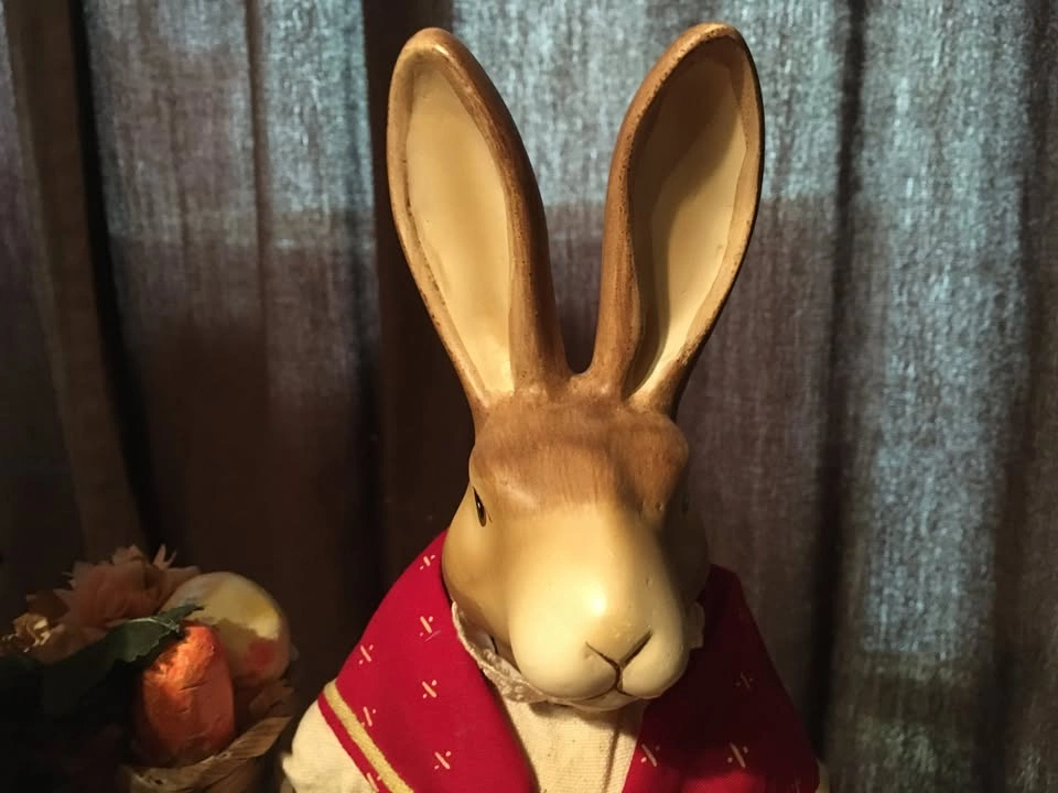 HALLMARK MR AND MRS BUNNY CARRYING BASKETS EGGS CARROTS STICK 18 - photo 2