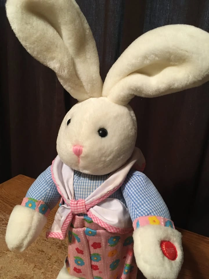 VINTAGE T. L. TOYS HK ANIMATED SINGING HOPPING EASTER BUNNY PLUS - photo 3