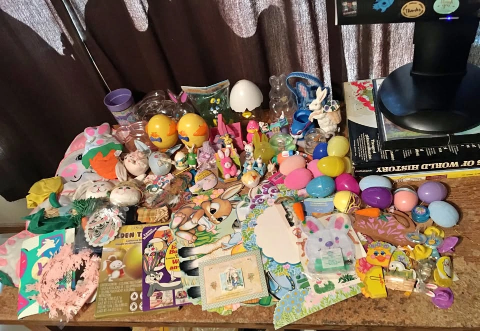 HUGE LOT OF EASTER DECORATIONS TOYS ORNAMENTS FIGURES