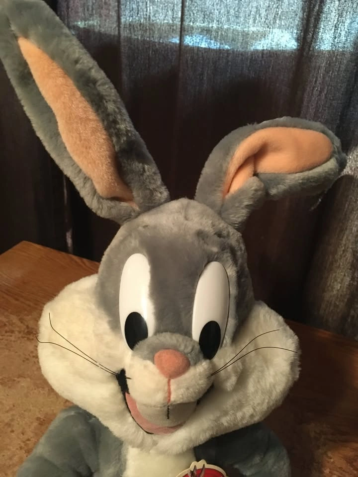 VINTAGE BUGS BUNNY TALKS 50TH ANNIVERSARY PLUSH TALKING TOY - photo 2