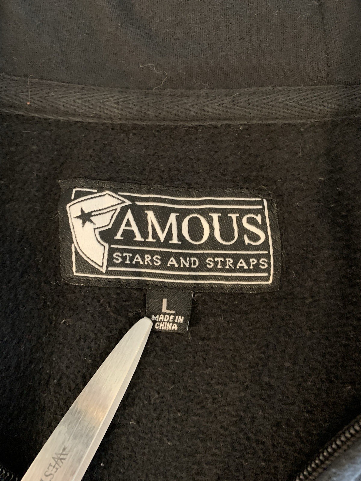⚽️ VTG Y2K Famous Stars And Straps Hoodie Large Black White - photo 3