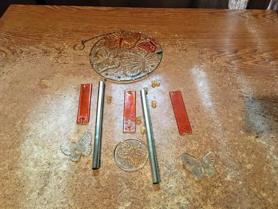 GLASS BUTTERFLIES WIND CHIME