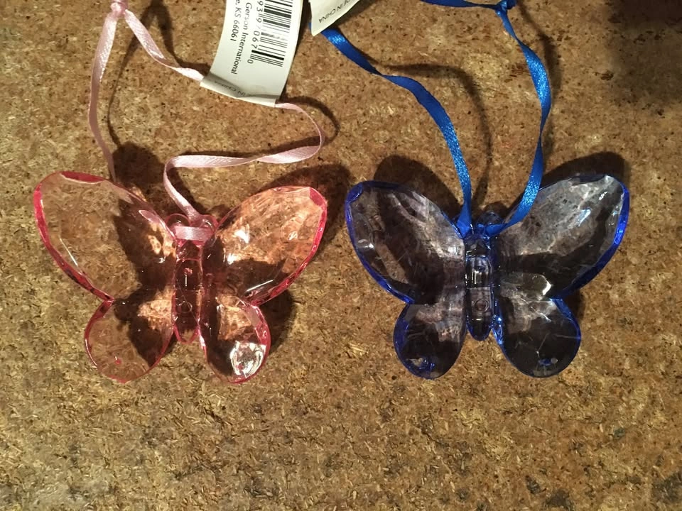 LOT OF 5 PLASTIC BUTTERFLIES ORNAMENTS GARDEN DECOR - photo 4