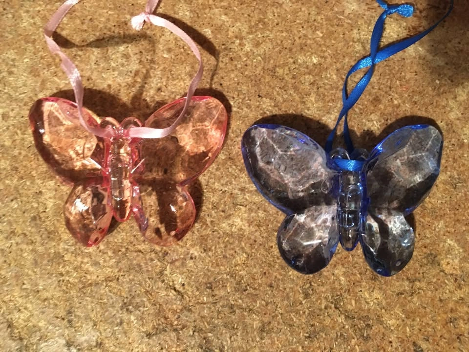 LOT OF 5 PLASTIC BUTTERFLIES ORNAMENTS GARDEN DECOR - photo 5