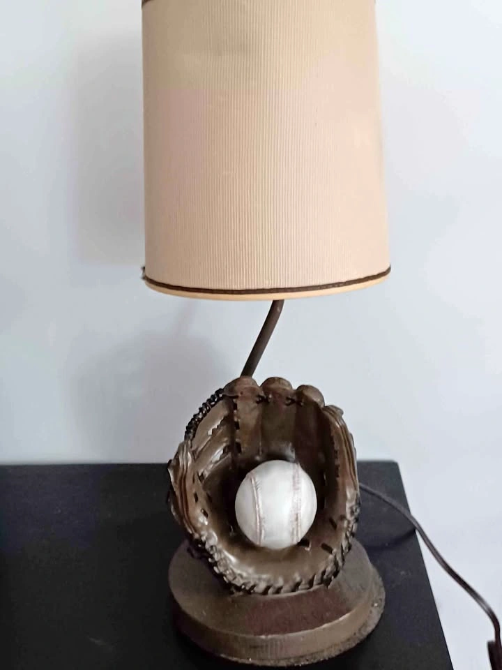 Vintage Baseball/Glove Lamp in Very Good Condition