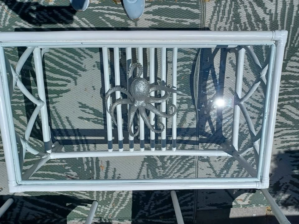 2 Wicker Chairs and Table Set - photo 5