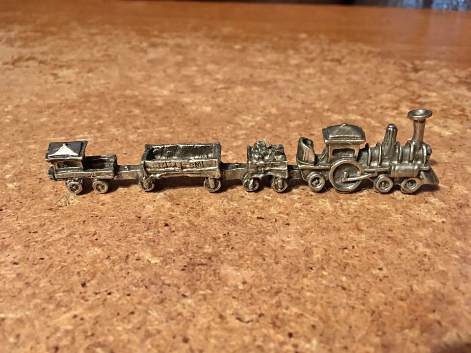 MINIATURE PEWTER TRAIN 4 CARS ENGINE COAL BUCKET CABOOSE 4
