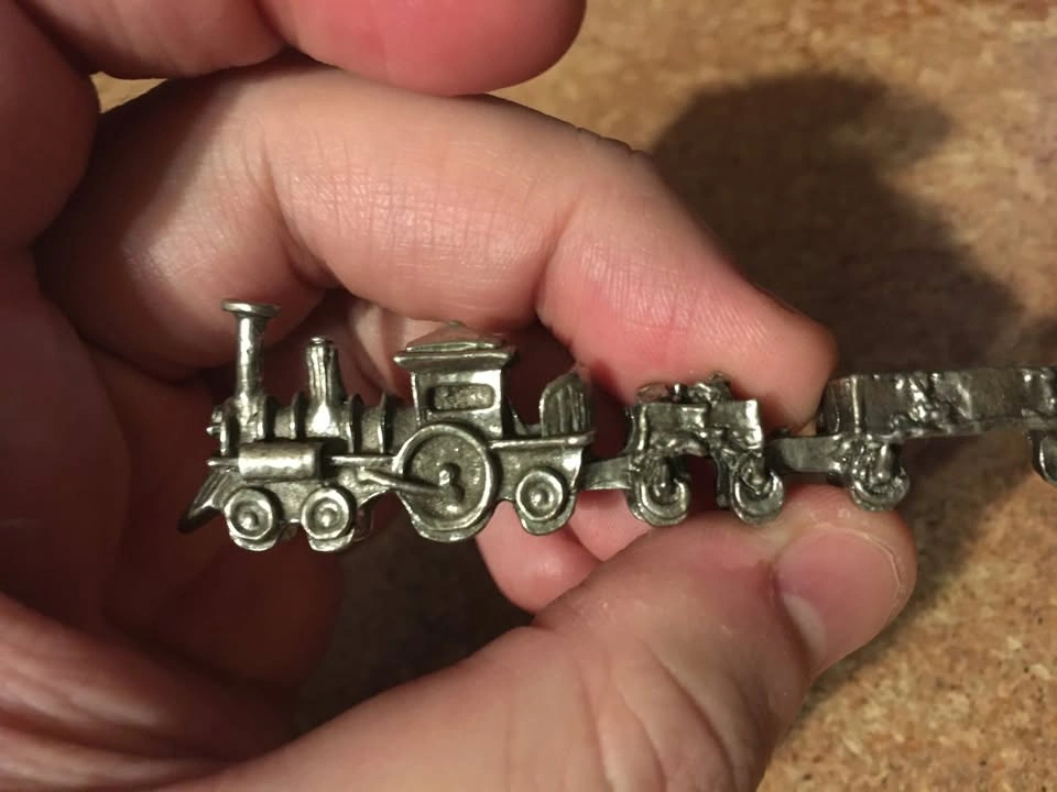 MINIATURE PEWTER TRAIN 4 CARS ENGINE COAL BUCKET CABOOSE 4 - photo 5