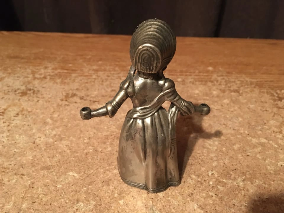 VINTAGE 1800’S PEWTER CANDLE SNUFFER VICTORIAN GIRL IN BONNET 4" - photo 2