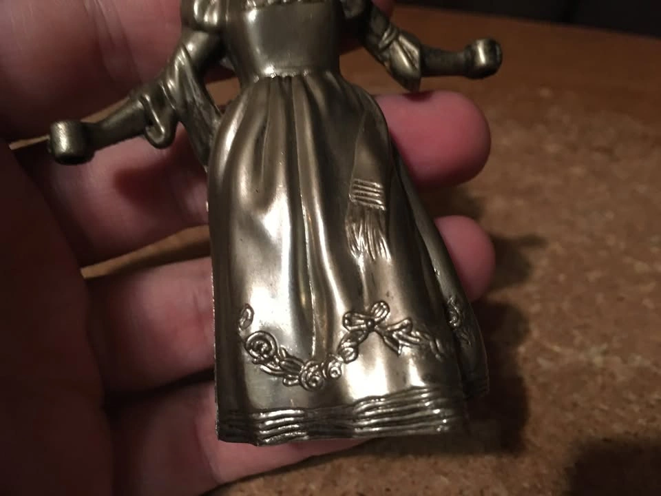 VINTAGE 1800’S PEWTER CANDLE SNUFFER VICTORIAN GIRL IN BONNET 4" - photo 4
